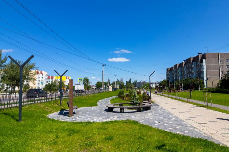 Парк и аллея в микрорайоне "Южный".